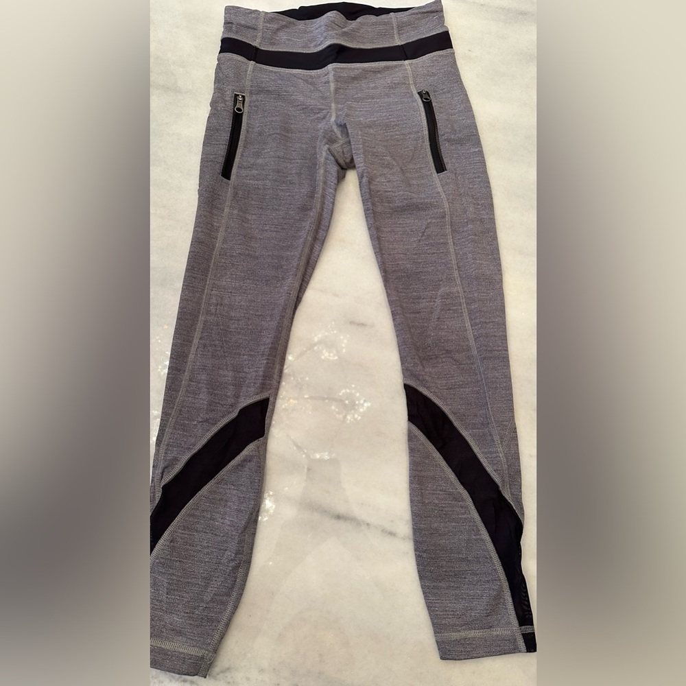 Lululemon black and grey cropped pant